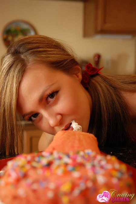 craving-carmen-baking-a-penis-cake-5